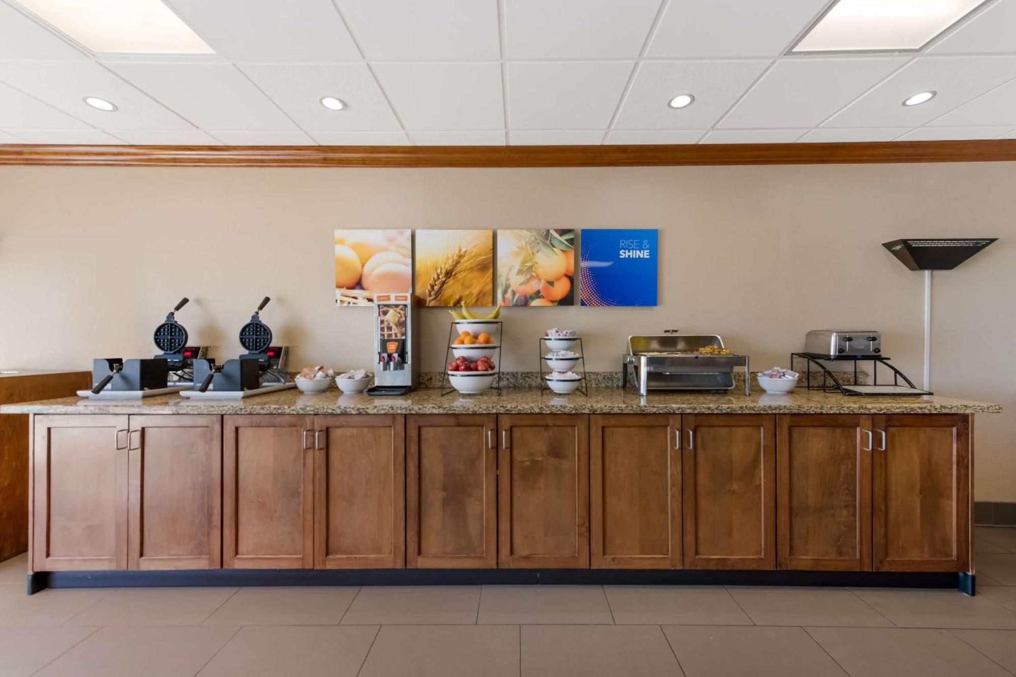 Comfort Inn South Oceanfront Nags Head Ngoại thất bức ảnh